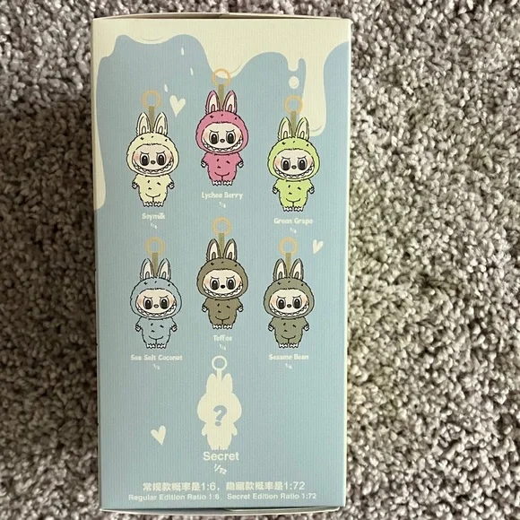 POP MART The Monsters - Exciting Macaron Labubu Plush Pendant - LYCHEE BERRY - Picture 6 of 8